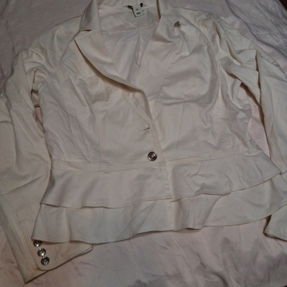 White House Black Market Cream Blazer - Picture 1 of 4